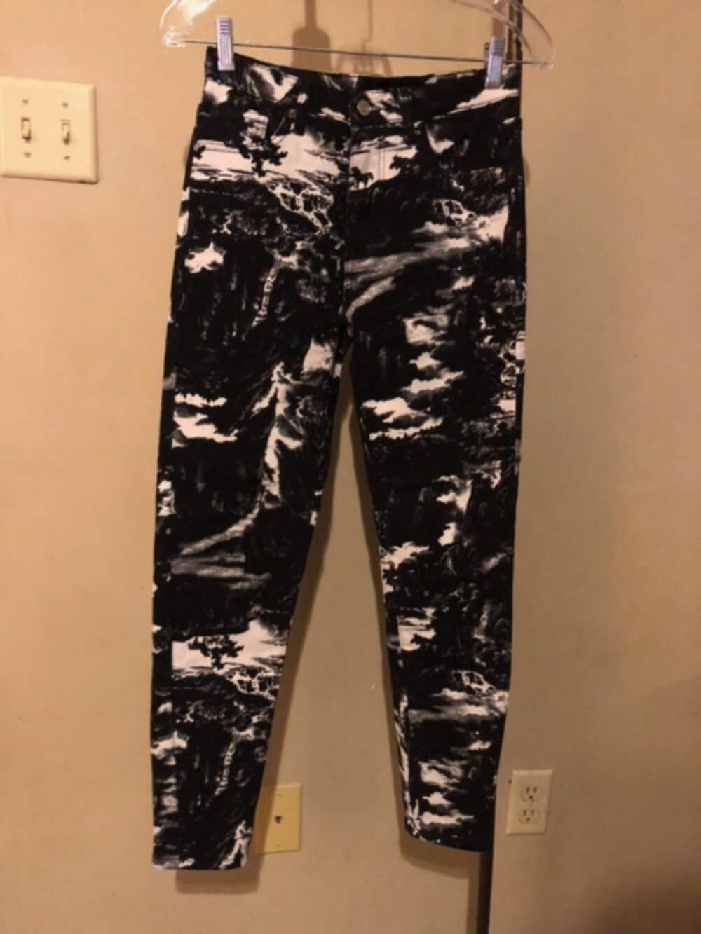Women’s Small Black & White jeans